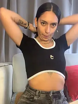 DulceLatinaxo online show from 2, 6, 2026