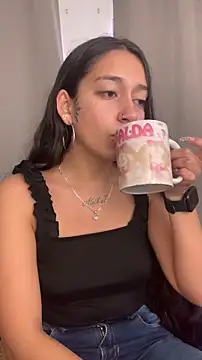 DulceLatinaxo online show from 17, 6, 2026