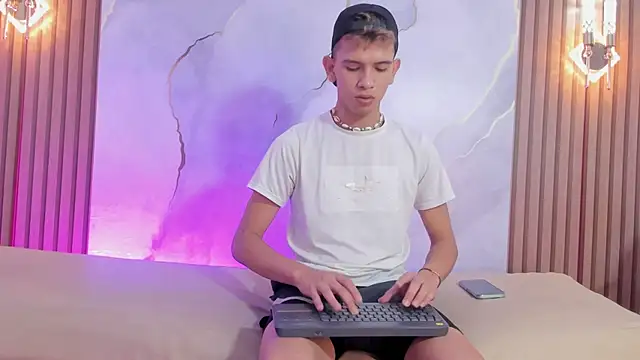 Ethanhot os online show from 6, 4, 2026