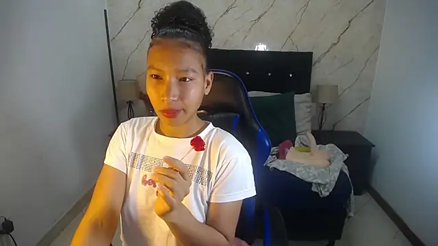 hasley cute online show from 5, 5, 2026