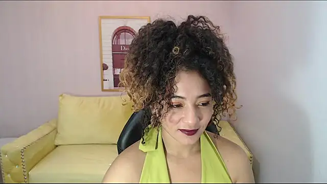 Snapshot of Brittany_ch chatting on 3, 5, 2026 Brittany ch online show from 3, 5, 2026