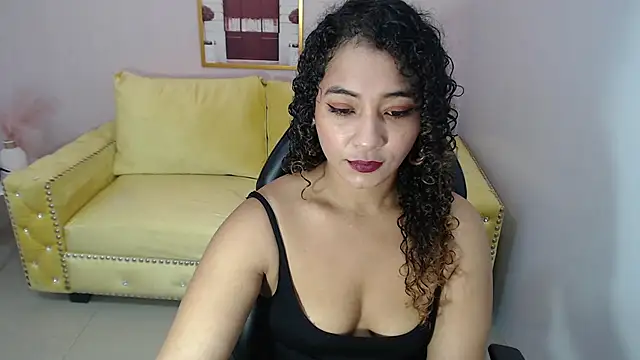 Snapshot of Brittany_ch chatting on 5, 5, 2026 Brittany ch online show from 5, 5, 2026