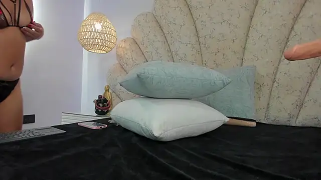 zoe blosson online show from 13, 5, 2026