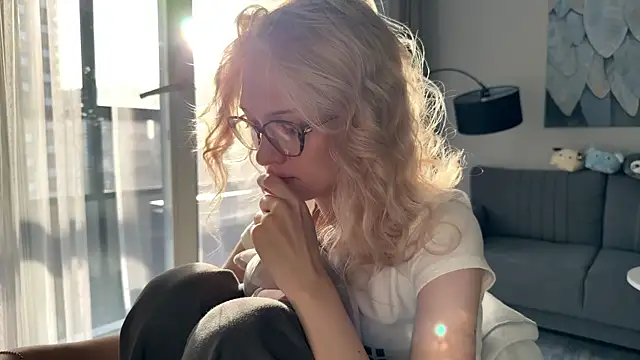 EvelineMolima online show from 9, 5, 2026