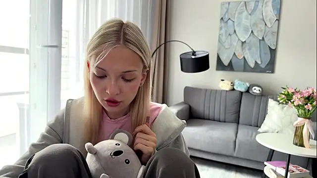 EvelineMolima online show from 10, 5, 2026
