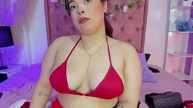 Snapshot of ROSELEI_ chatting on 6, 5, 2026 ROSELEI online show from 6, 5, 2026