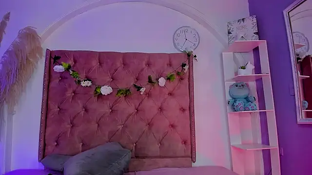 Snapshot of ROSELEI_ chatting on 7, 5, 2026 ROSELEI online show from 7, 5, 2026