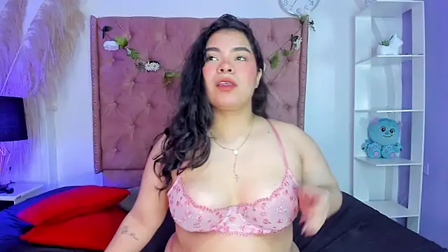 Snapshot of ROSELEI_ chatting on 11, 5, 2026 ROSELEI online show from 11, 5, 2026