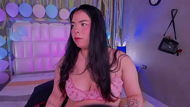 Snapshot of ROSELEI_ chatting on 7, 4, 2026 ROSELEI online show from 7, 4, 2026