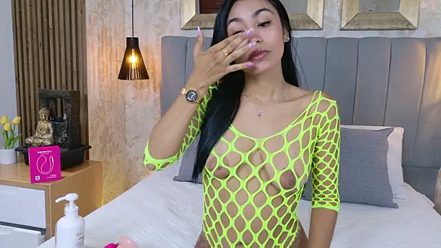 Snapshot of VegaSara chatting on 7, 5, 2026 VegaSara online show from 7, 5, 2026