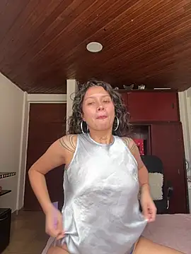 Snapshot of Dreanaa chatting on 8, 7, 2026 Dreanaa online show from 8, 7, 2026