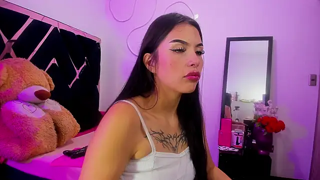 Snapshot of evelott_allenx chatting on 18, 7, 2026 evelott allenx online show from 18, 7, 2026