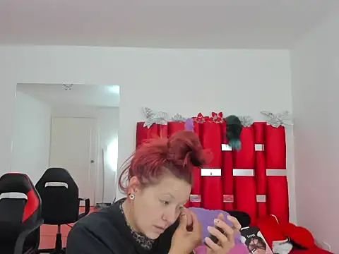 scarlett red 1 online show from 12, 5, 2026