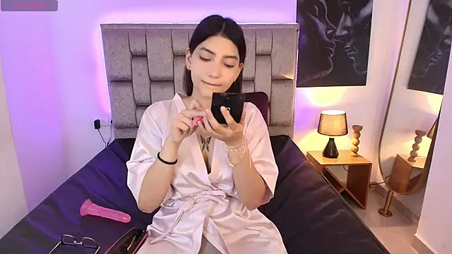 Snapshot of candy_tina chatting on 17, 4, 2026 candy tina online show from 17, 4, 2026