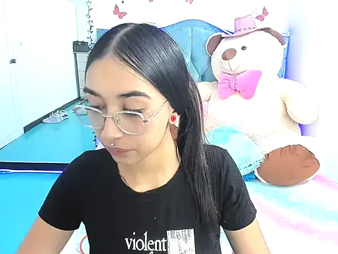 Snapshot of valery_taylor_1 chatting on 8, 4, 2026 valery taylor 1 online show from 8, 4, 2026