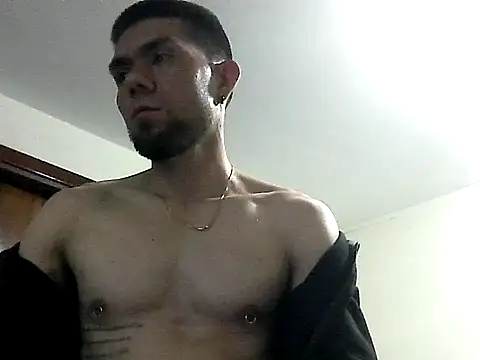 Snapshot of thomas2wood chatting on 8, 5, 2026 thomas2wood online show from 8, 5, 2026