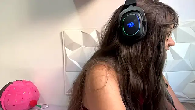IsisValentine online show from 22, 4, 2026