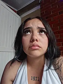 Kitty 79 online show from 9, 4, 2026