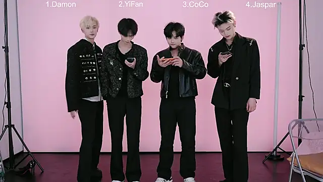 Snapshot of XL-CandyShop chatting on 7, 4, 2026 XL-CandyShop online show from 7, 4, 2026