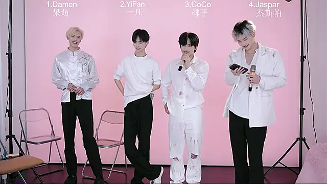 Snapshot of XL-CandyShop chatting on 8, 4, 2026 XL-CandyShop online show from 8, 4, 2026