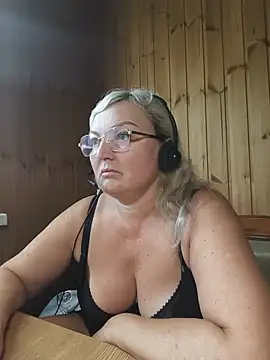 White-Chocolatte online show from 10, 7, 2026