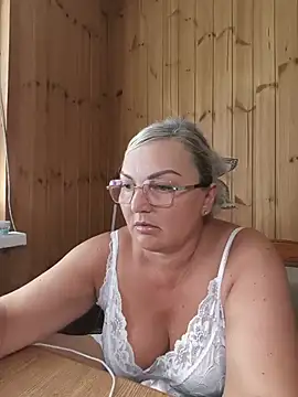 White-Chocolatte online show from 23, 6, 2026
