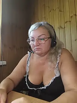 White-Chocolatte online show from 15, 7, 2026