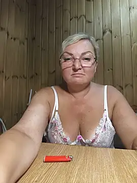 White-Chocolatte online show from 26, 6, 2026