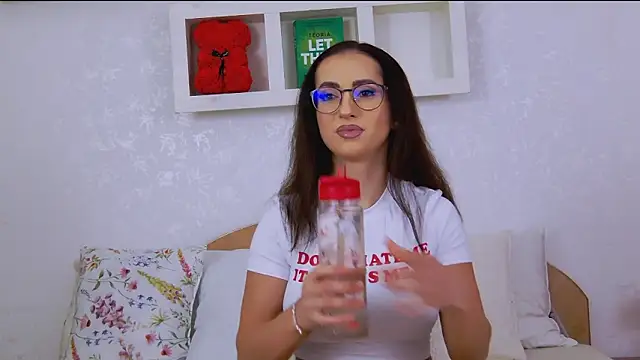 KarolDolly05 online show from 20, 4, 2026