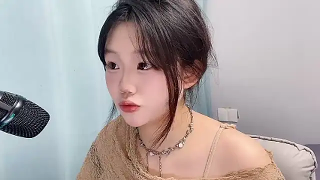 Lilababy00 online show from 16, 4, 2026