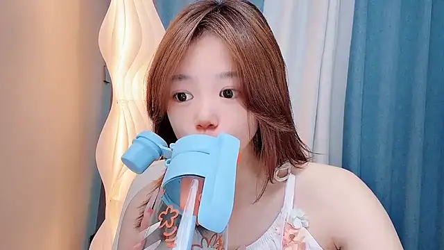 Lilababy00 online show from 25, 6, 2026