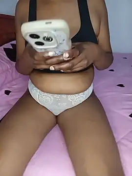 Snapshot of MsCutie chatting on 10, 4, 2026 MsCutie online show from 10, 4, 2026