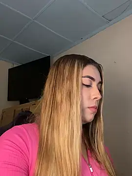 Snapshot of _BellaSmith_ chatting on 8, 7, 2026 BellaSmith online show from 8, 7, 2026
