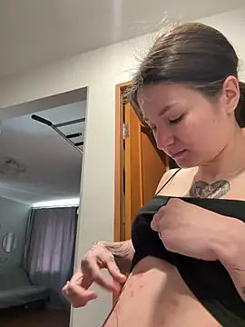 Snapshot of _viega_ chatting on 12, 4, 2026 viega online show from 12, 4, 2026