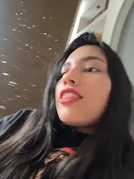 Snapshot of VioletRousee chatting on 8, 6, 2026 VioletRousee online show from 8, 6, 2026