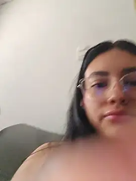 VioletRousee online show from 8, 7, 2026