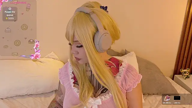 valkyrie claire  online show from 11, 4, 2026