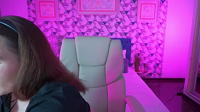 VikVikLove online show from 23, 4, 2026