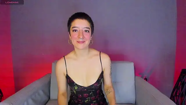 Snapshot of Atheena__ chatting on 11, 4, 2026 Atheena online show from 11, 4, 2026