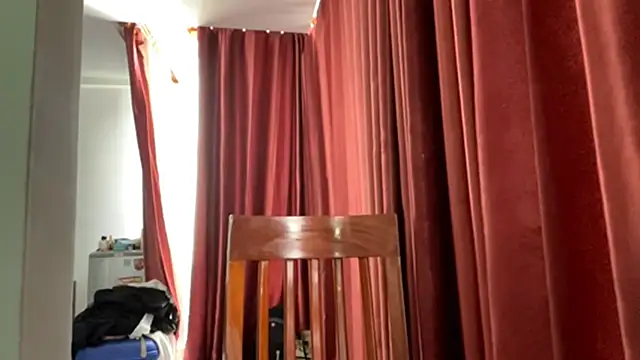 KarrenHewins online show from 10, 4, 2026