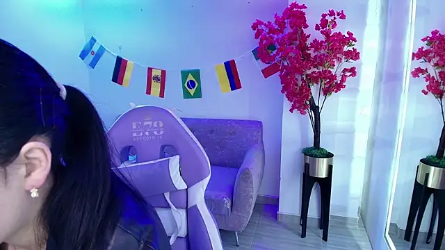 Rainy doll online show from 17, 6, 2026