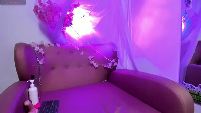 Snapshot of Nairoby_23 chatting on 14, 4, 2026 Nairoby 23 online show from 14, 4, 2026