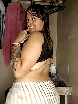 celeste beacker online show from 17, 4, 2026