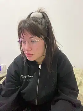Snapshot of cherryxxox chatting on 14, 5, 2026 cherryxxox online show from 14, 5, 2026