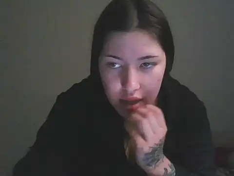 cherryxxox online show from 13, 4, 2026