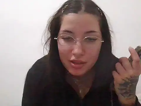 Snapshot of cherryxxox chatting on 15, 4, 2026 cherryxxox online show from 15, 4, 2026