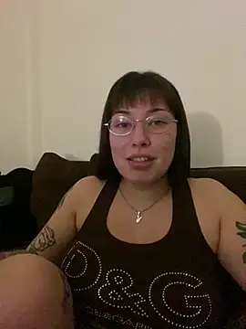 Snapshot of cherryxxox chatting on 9, 6, 2026 cherryxxox online show from 9, 6, 2026