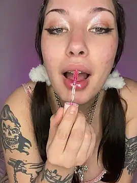 Snapshot of cherryxxox chatting on 24, 7, 2026 cherryxxox online show from 24, 7, 2026