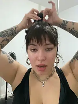 Snapshot of cherryxxox chatting on 17, 5, 2026 cherryxxox online show from 17, 5, 2026
