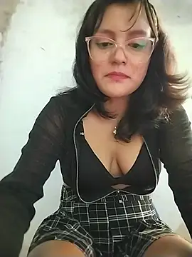 sienna elara online show from 16, 7, 2026
